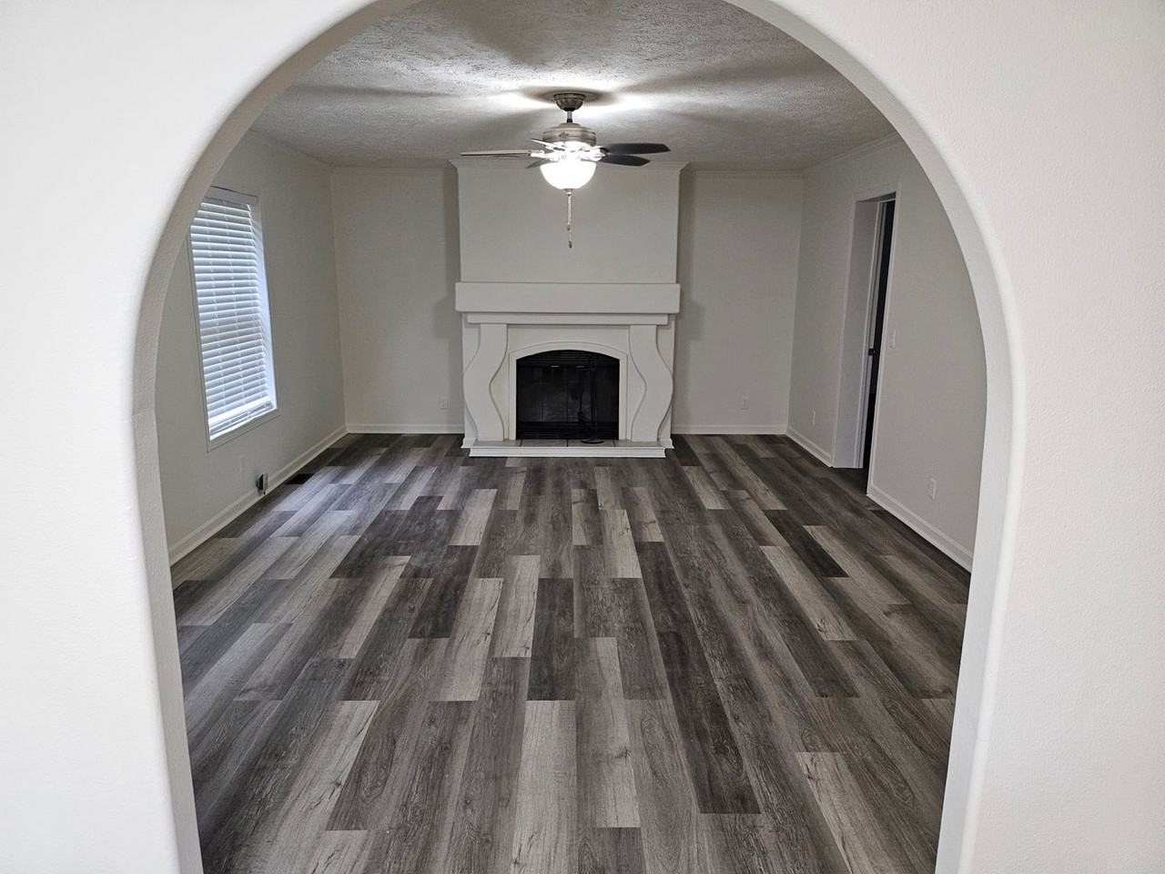 5180 Mcgowans Ferry Rd - Photo 3 of 10