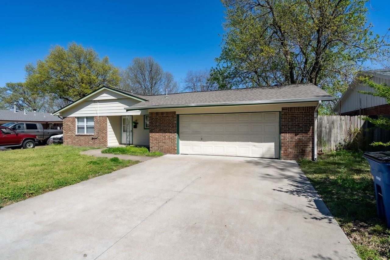 5021 S 85th East Ave - Photo 2 of 15