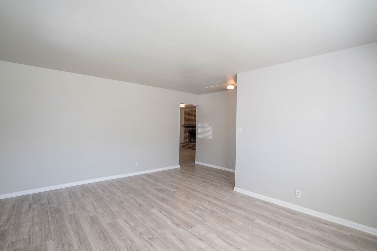 5021 S 85th East Ave - Photo 4 of 15