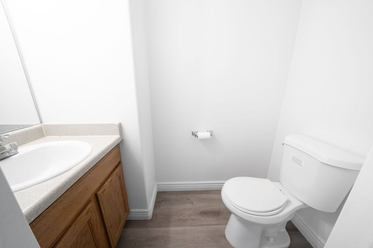 1162 S 1430 E - Photo 6 of 12