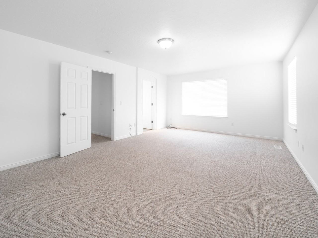 1162 S 1430 E - Photo 7 of 12