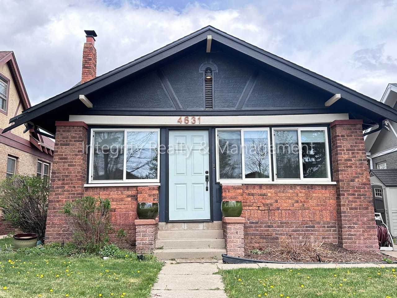 4631 W Moncrieff Pl - Photo 2 of 39