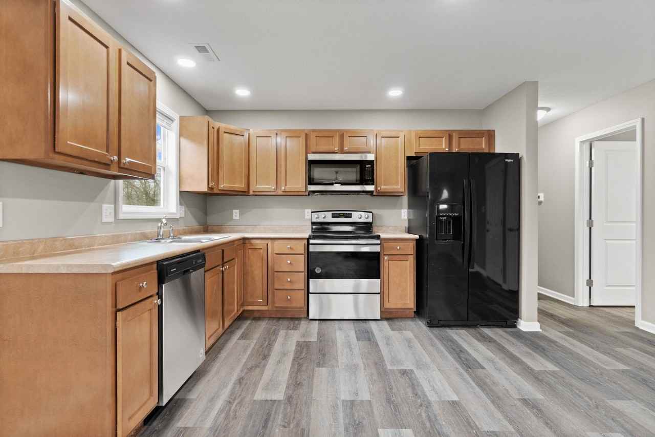 4791 Tyrone Rd - Photo 2 of 10