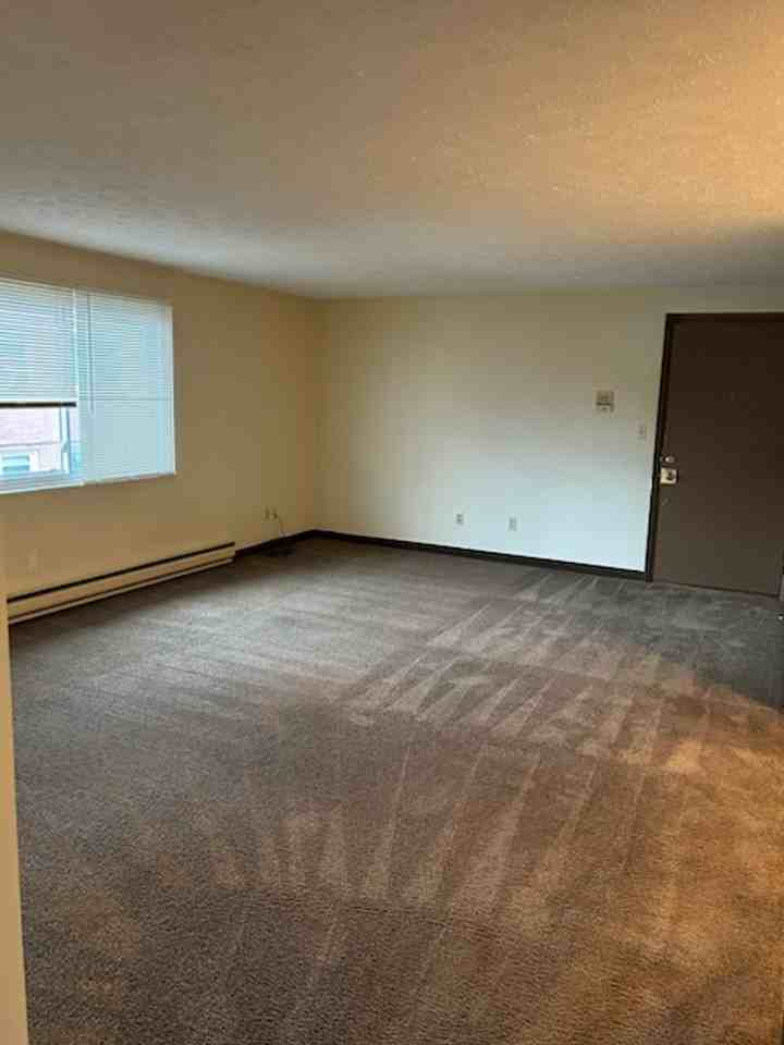 HILLMAN WY, 4200 - Photo 3 of 6