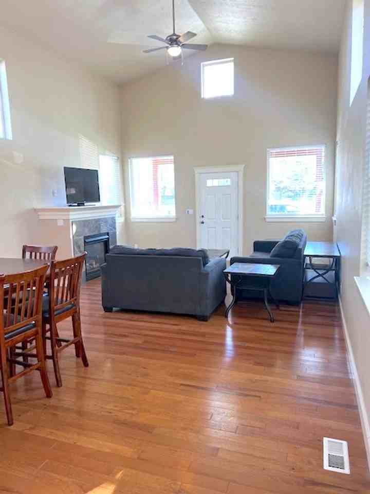 1615 S Euclid Ave - Photo 3 of 17