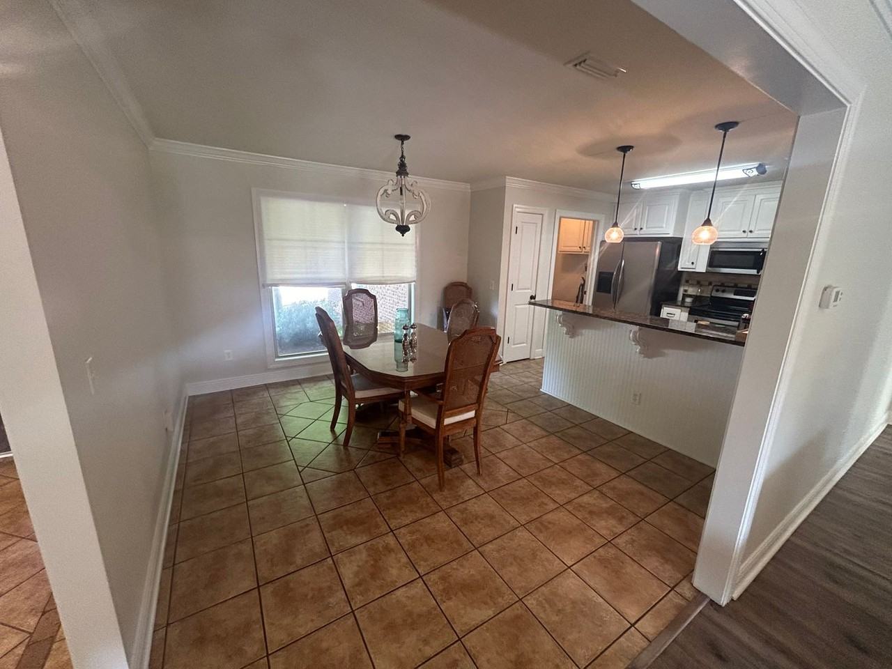 120 Belvedere Ln - Photo 3 of 15