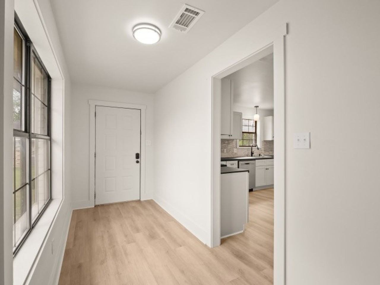 100 Franklin St - Photo 3 of 17