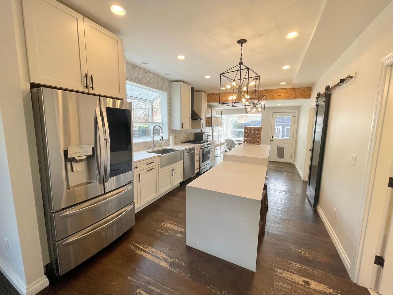 2422 6th Ave W - Photo 3 of 37