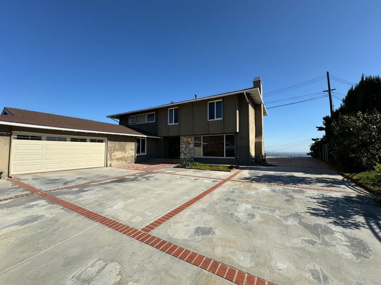 13678 Sycamore Dr - Photo 2 of 33