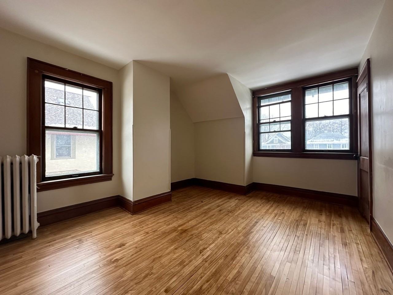 2015 Laurel Ave - Photo 4 of 6