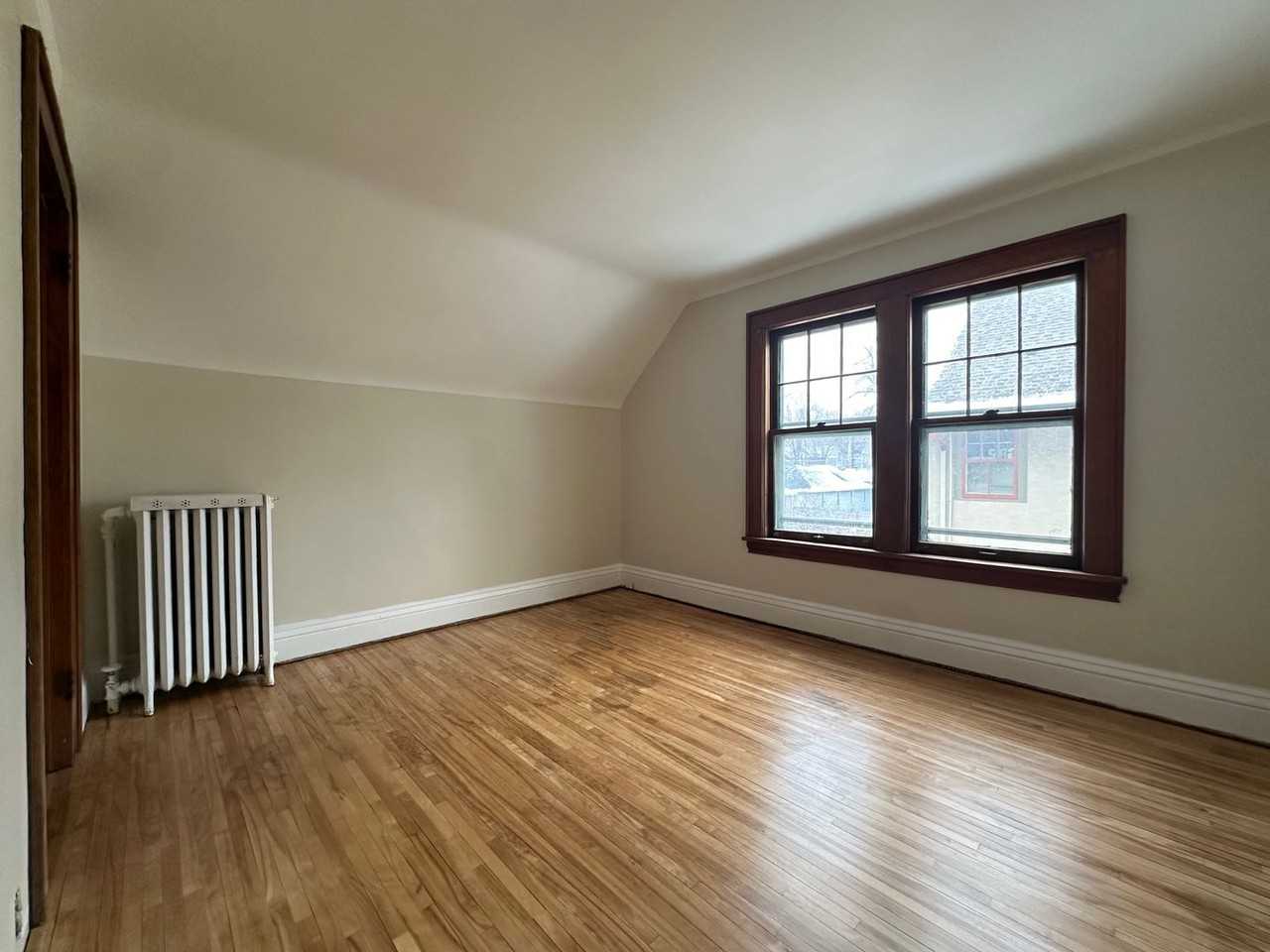 2015 Laurel Ave - Photo 5 of 6