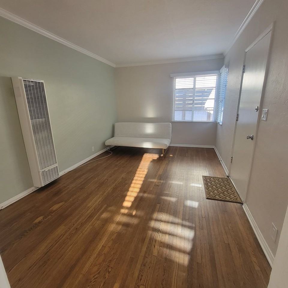 1263 E Ocean Blvd #9 - Photo 2 of 7