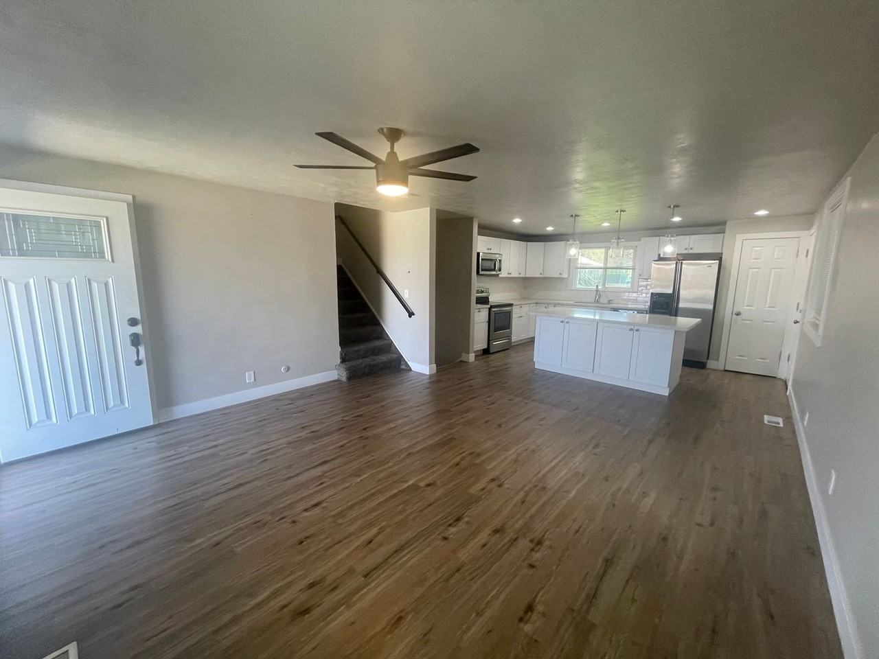 4763 Westpoint Dr - Photo 3 of 38