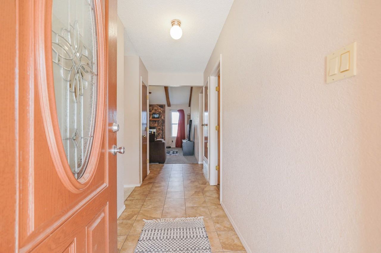 107 Sunrise Ave - Photo 5 of 32