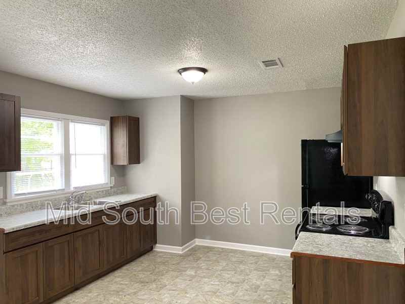 520 Gardenia Ave - Photo 3 of 6