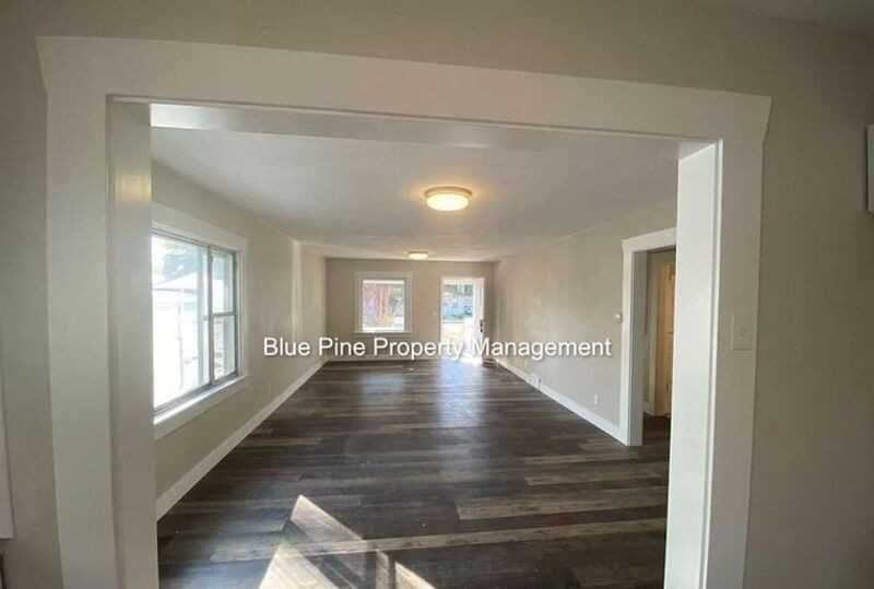 319 Idaho Ave - Photo 3 of 18