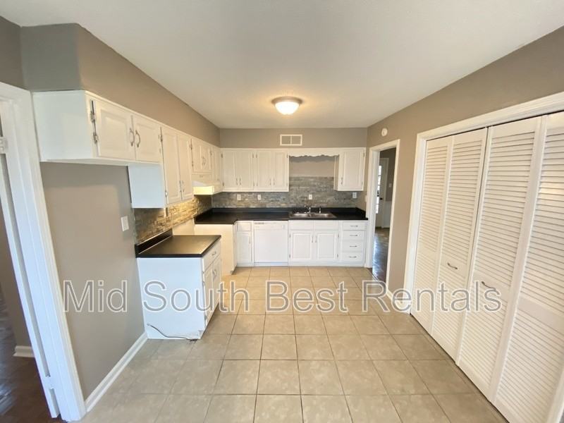 6145 Quince Rd - Photo 3 of 10