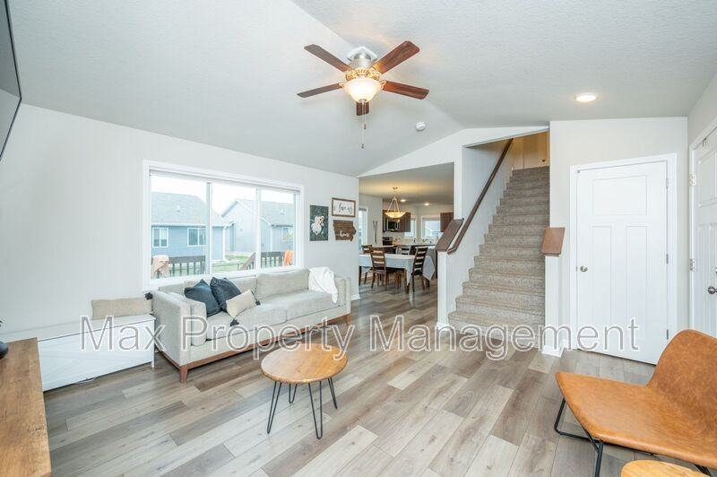 712 Cherry St Nw - Photo 3 of 20
