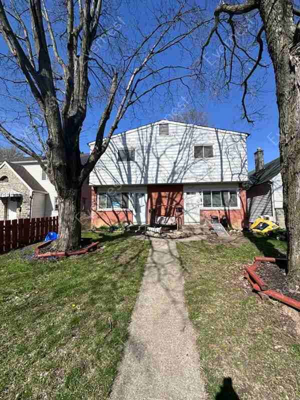 929 S Harris Ave - Photo 2 of 22