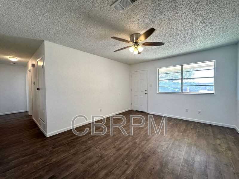 4506 Itasca Street - Photo 3 of 10