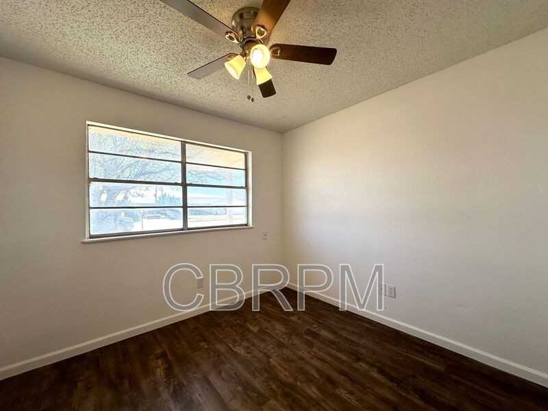 4506 Itasca Street - Photo 5 of 10