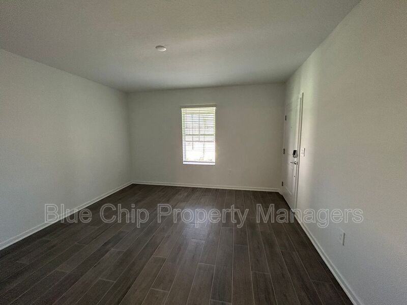 2545 Runners Cir - Photo 2 of 9