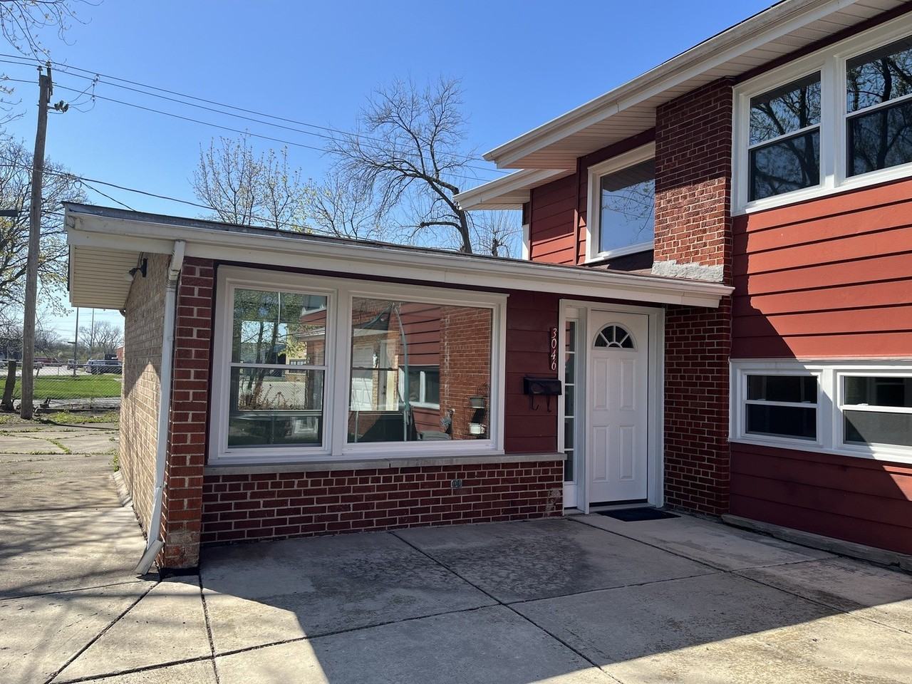 3046 S 24th Ave 2, Broadview, IL 60155 3 Bedroom Apartment for 2,000