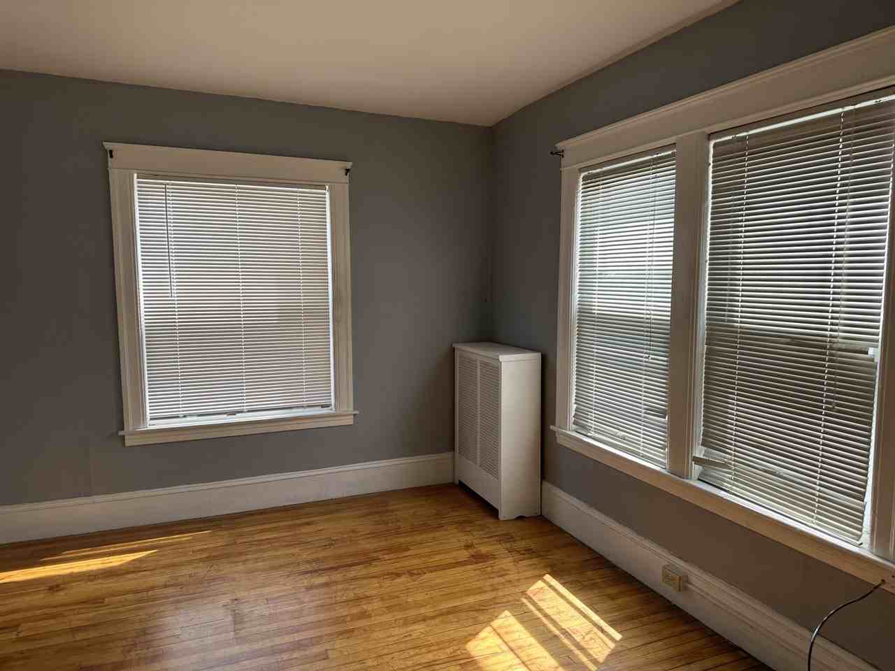 Russell St #2 - Photo 3 of 11