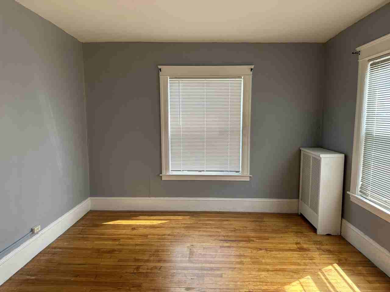 Russell St #2 - Photo 4 of 11