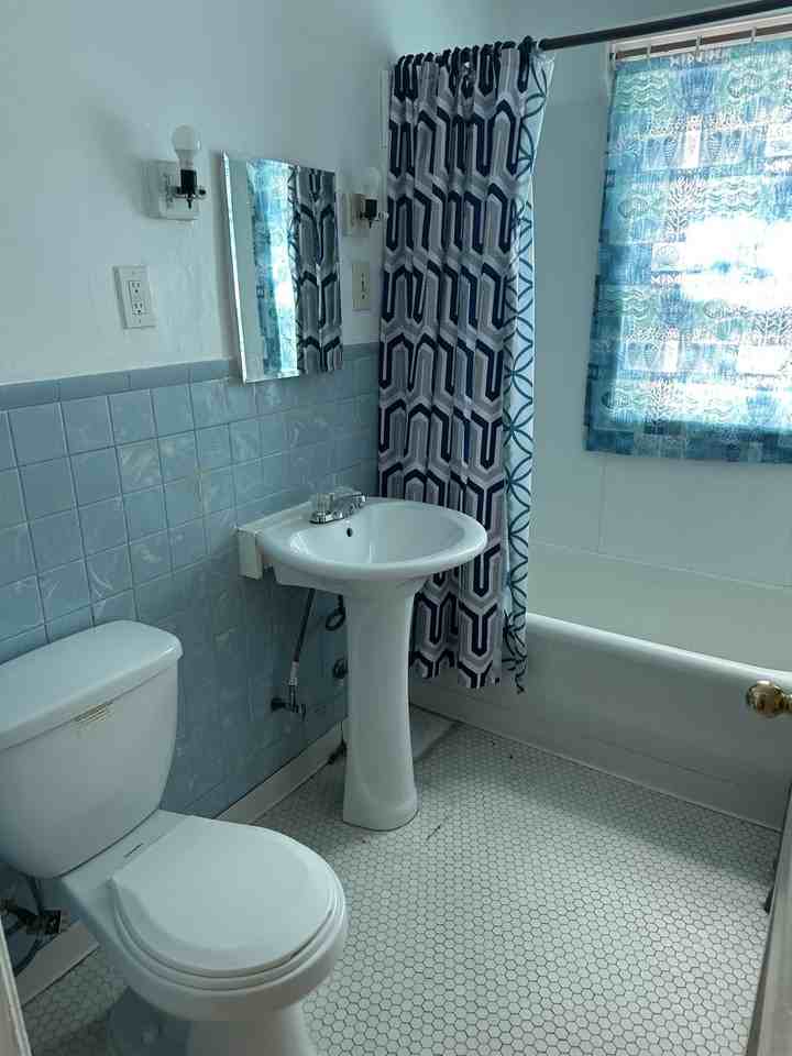 Russell St #2 - Photo 7 of 11