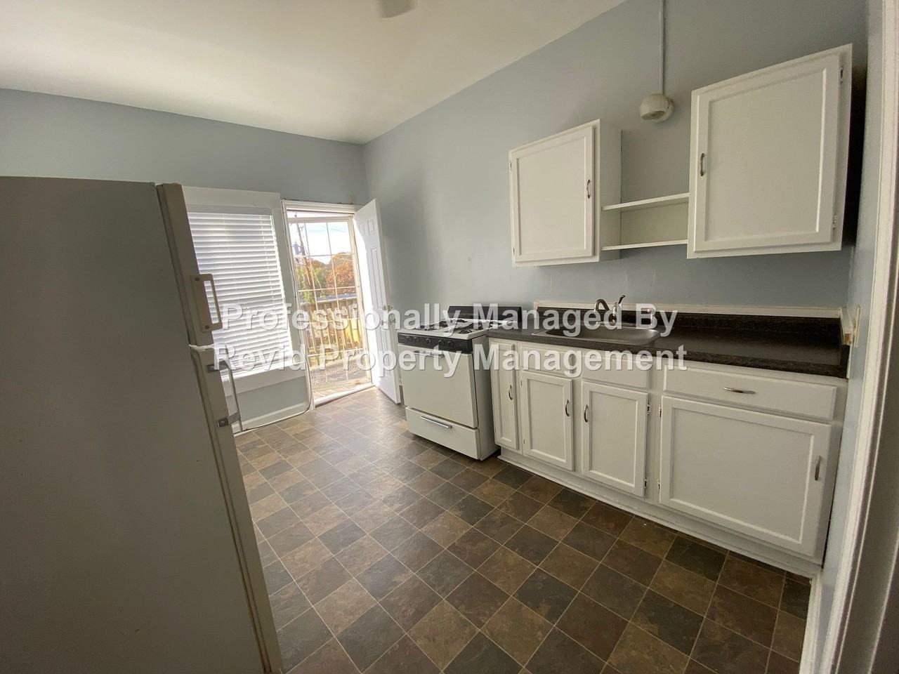 193 N Auburndale St #14 - Photo 5 of 44