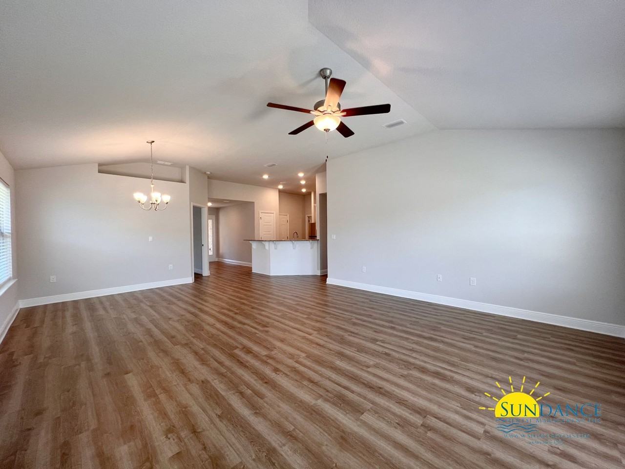 214 Baycliff Dr - Photo 2 of 32