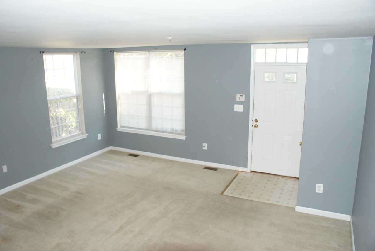 1012 Argyle Ave - Photo 2 of 21