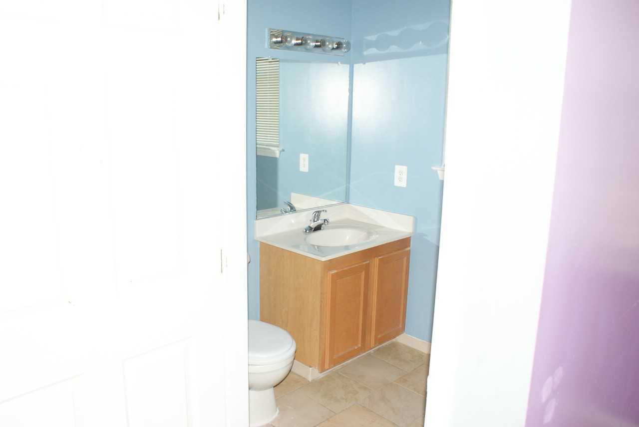 1012 Argyle Ave - Photo 3 of 21