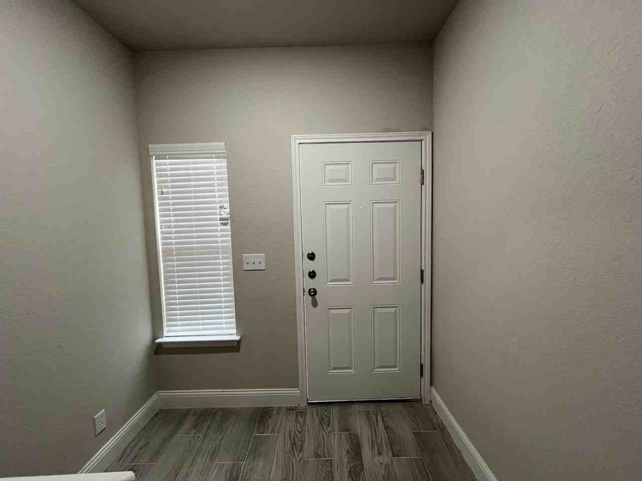 7409 Savannah Brks - Photo 3 of 34