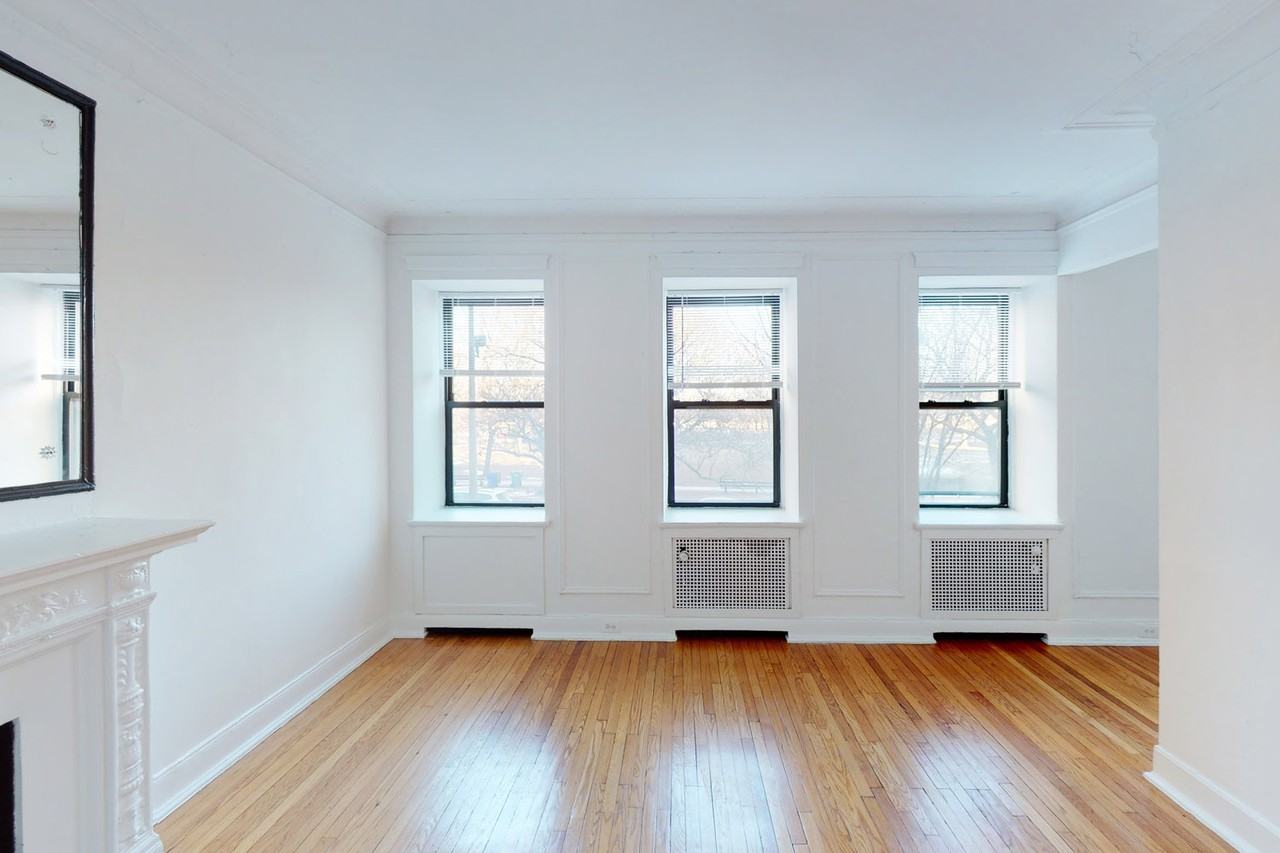 5120 S. Hyde Park Boulevard - Photo 4 of 33