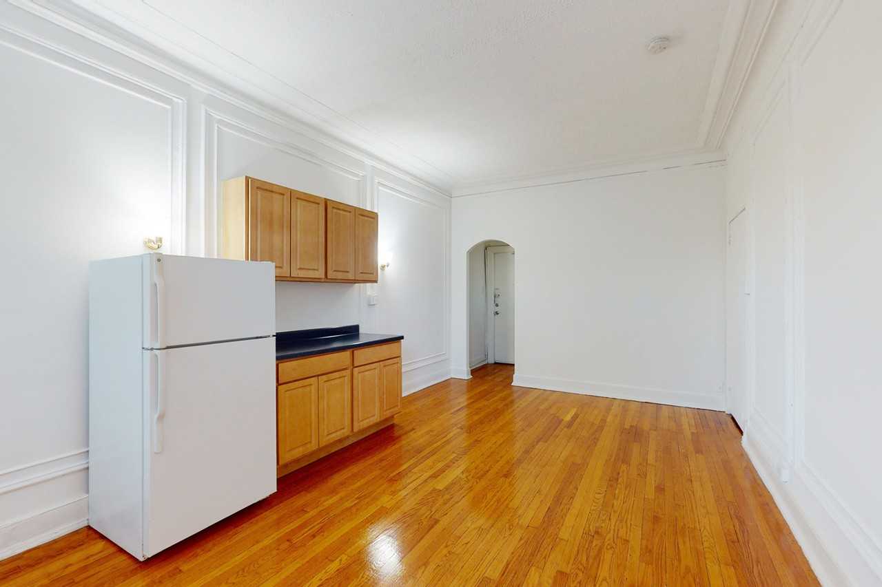 5120 S. Hyde Park Boulevard - Photo 6 of 33