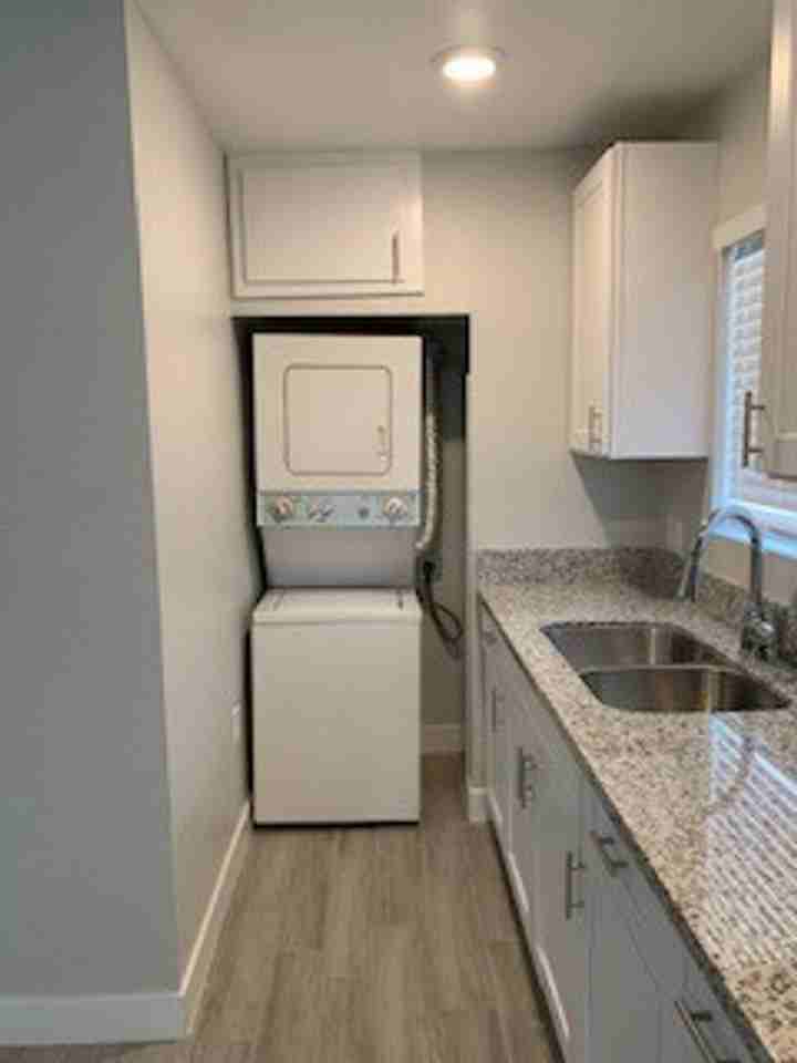 Studio Loft in the Arts District - Photo 2 of 6