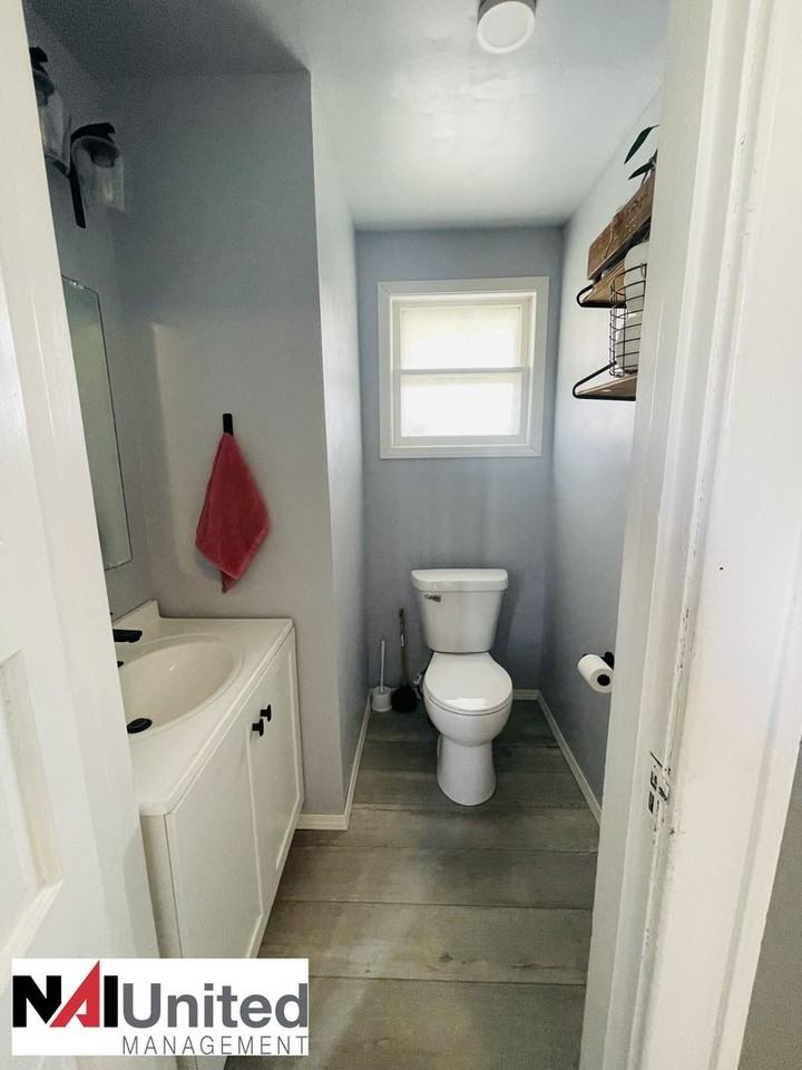 408 Colon St - Photo 4 of 15