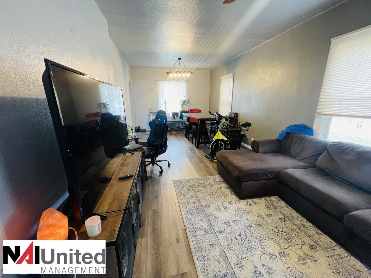 408 Colon St - Photo 5 of 15