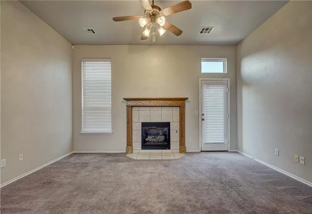 2404 Nw 161st St - Photo 3 of 36