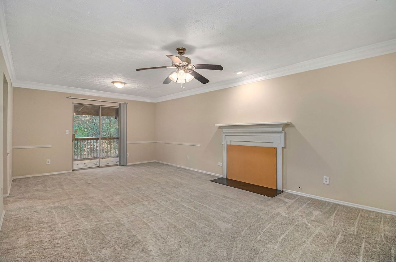 5585 Panola Pl - Photo 3 of 20