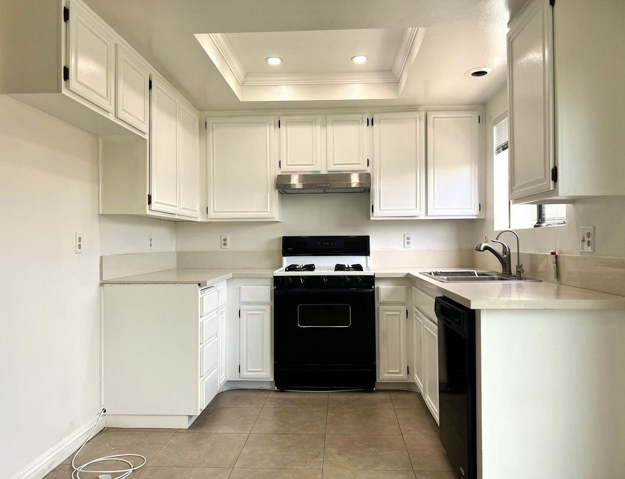 2225 S Meridian Ave - Photo 2 of 11