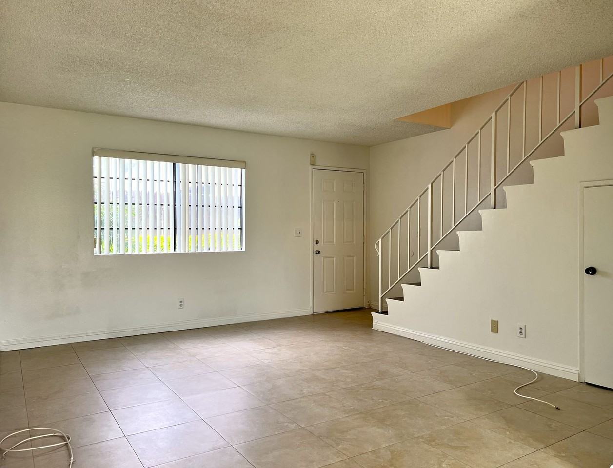 2225 S Meridian Ave - Photo 3 of 11