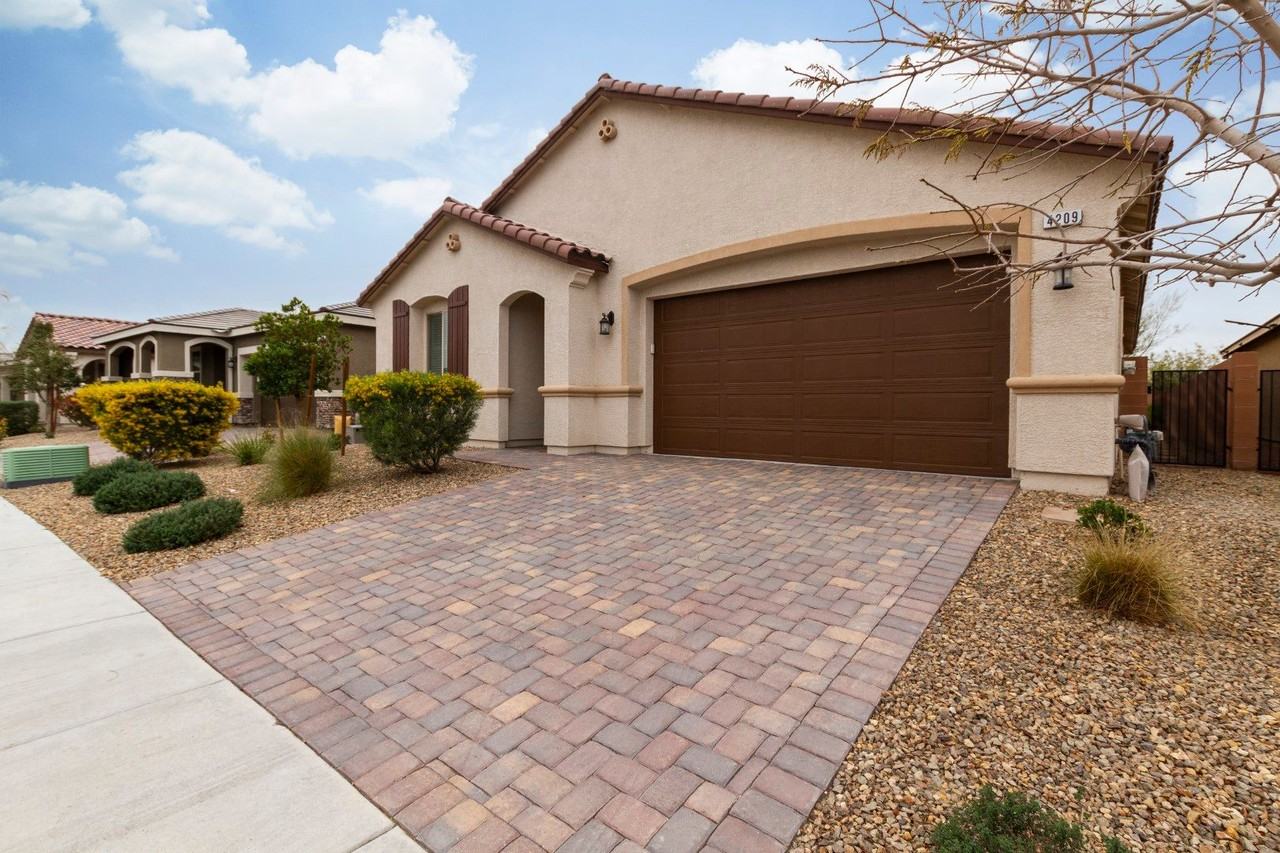 4209 Gallinule Dr - Photo 2 of 29