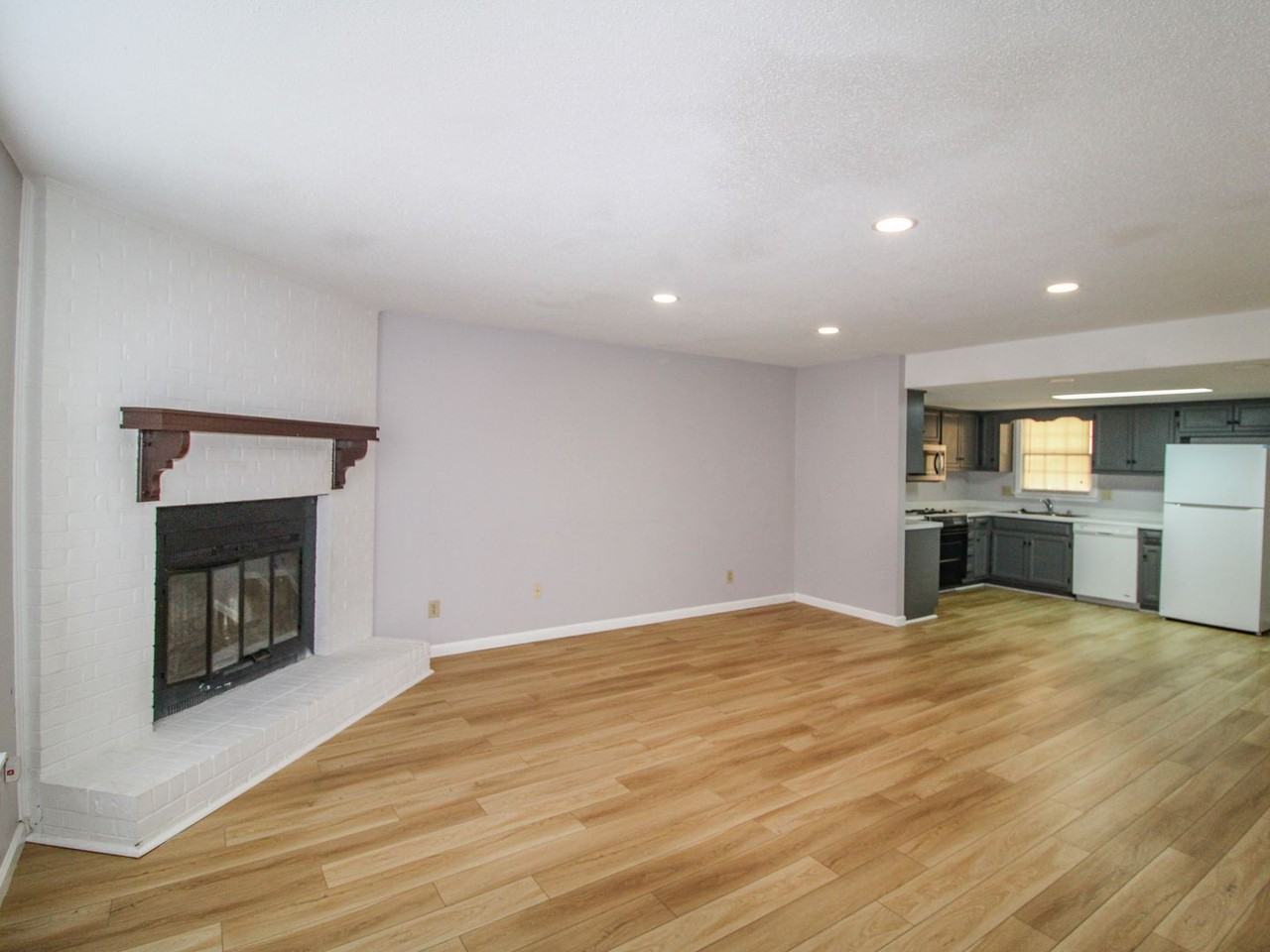 1823 Glenn St Sw - Photo 3 of 26