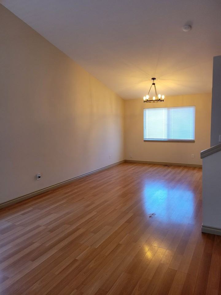 412 Alexander St Ne - Photo 6 of 26