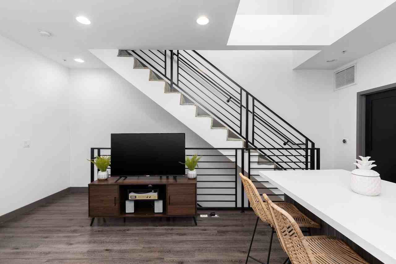 Come home to these New Modern Townhouse in Koreatown! - Photo 6 of 16