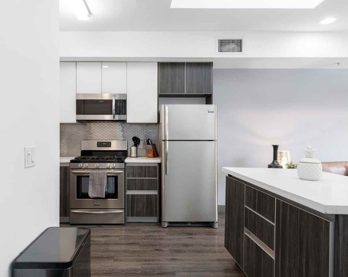 Come home to these New Modern Townhouse in Koreatown! - Photo 4 of 16