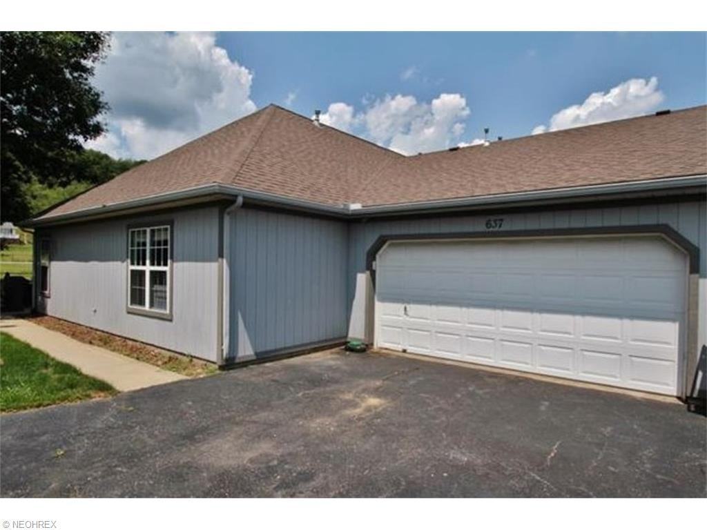 637 Cass St - Photo 2 of 2